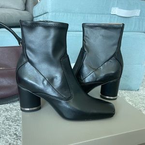 NWB Franco Sarto Pisa Booties size 6.5